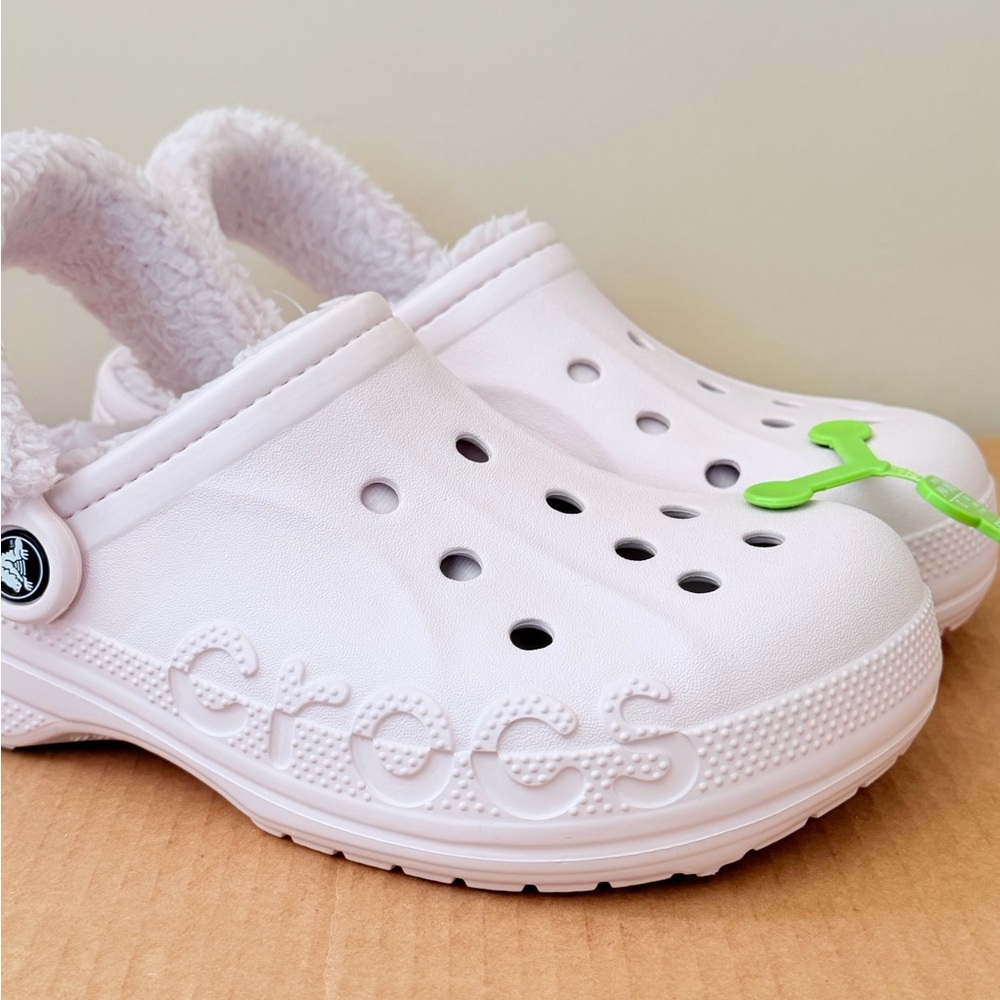 CROCS Baya Faux Fur Lined Clogs Women’s Size 9 | Men’s Size 7 | Barely Pink - Picture 2 of 10